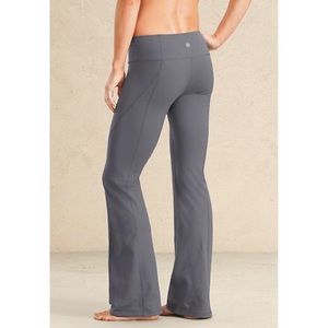 Athleta kickbooty Yoga Pant